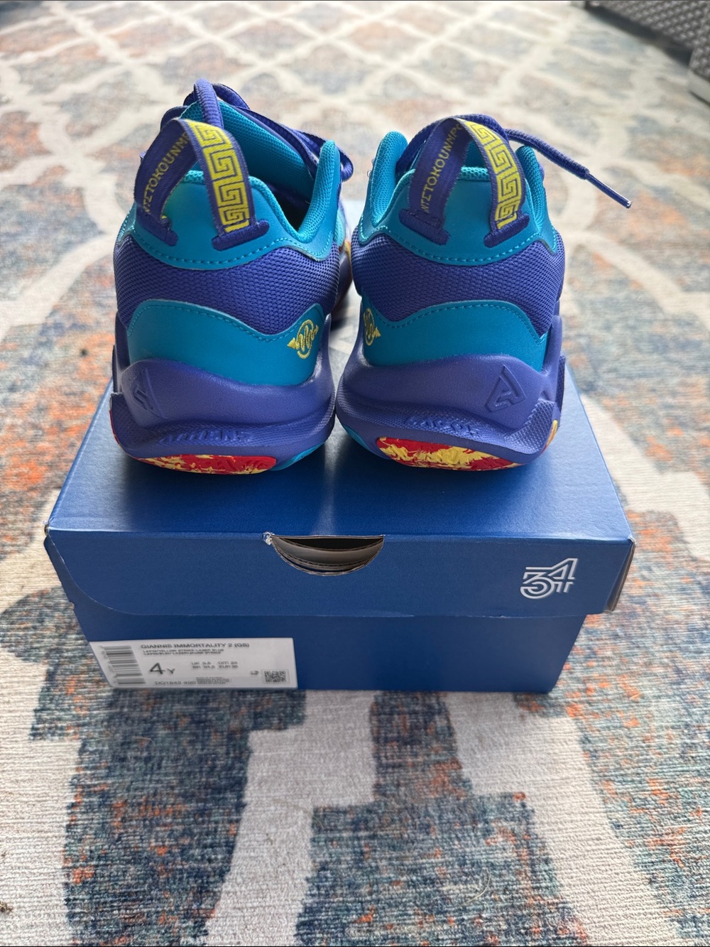 Nike Giannis Immortality Kids Sneakers in Purple & Teal size 4 Y - Picture 3 of 7